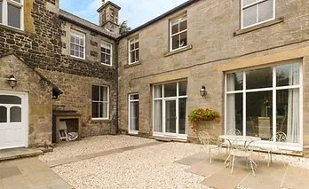 coach_house_1