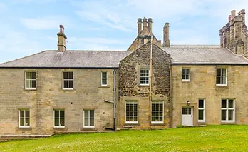 coach_house_2